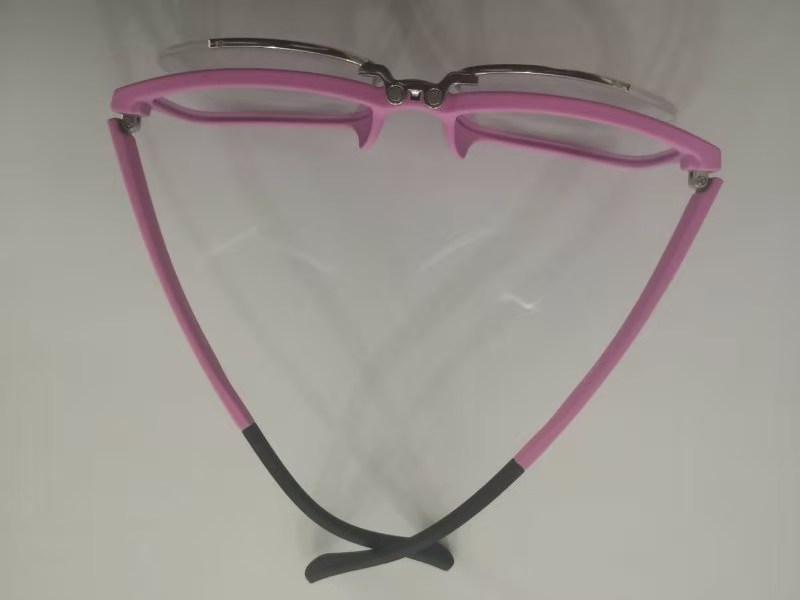 護目亭復(fù)合三用眼鏡的先進性